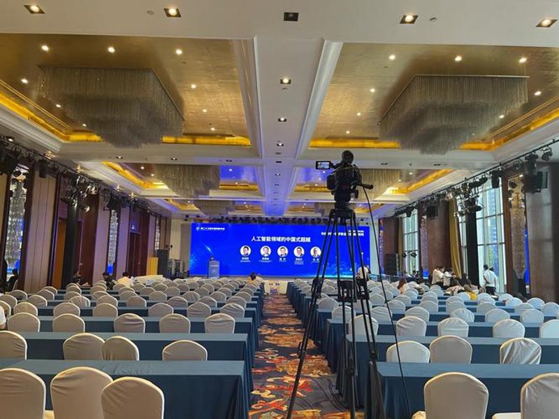 会议服务员到底在扮演什么角色？